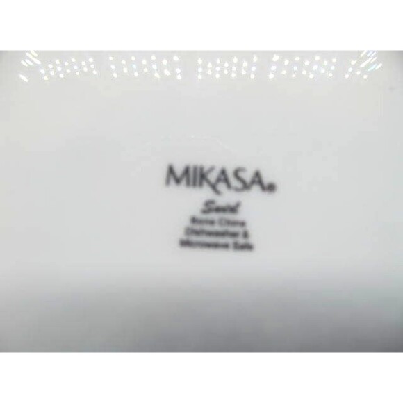 Mikasa Swirl White Bone China  9" Salad Luncheon Plates Bundle of 4 - Picture 5 of 11